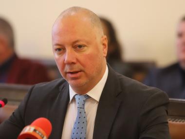 Желязков иска от ЕП спиране на пакет „Мобилност“ заради кризата