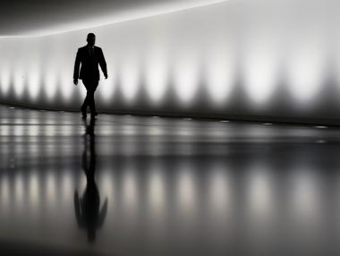 Не една, а две пандемии се разразяват в света днес