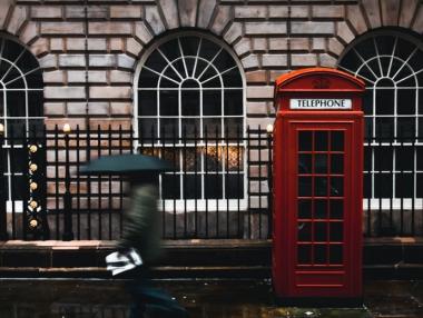 Българите вече не могат да кандидатстват само с лична карта за уседналост на Острова