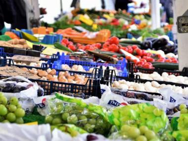 Храните по света поевтиняха рязко заради Covid-19 и срива на петрола