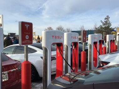 Tesla отчете 40% ръст на продажбите за първото тримесечие