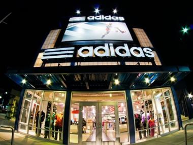 Adidas иска над 1 млрд. евро държавна помощ заради кризата