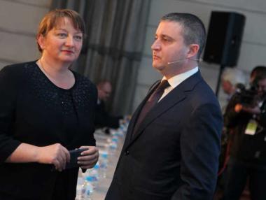 Сачева: Обмисляме кредити и грантови схеми до 50 хил. лв.