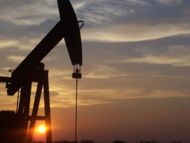 Петролът отново с повишение в очакване на срещата ОПЕК+