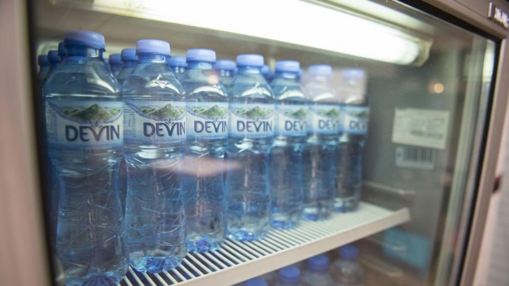 „Девин“ дарява над 100 000 бутилки вода на Българския червен кръст