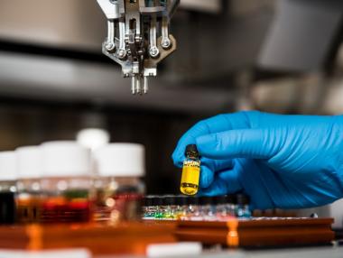 ЕС засилва сътрудничеството в научните изследвания и иновациите