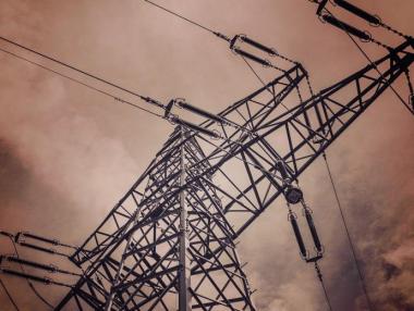 Коронавирусът срина и цените на тока