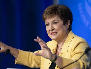 Г-20 замрази плащанията по дълговете на най-бедните държави