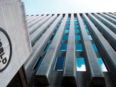 Световната банка очаква рязък спад на „мигрантските“ пари