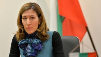 Ангелкова: Не воювам с бранша и не мисля за оставка