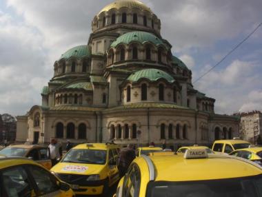 Таксиметровият бранш може би премина най-лошото