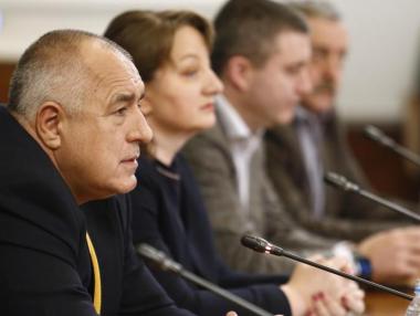 Извънредното положение досега e оставило без работа 110 хил. българи