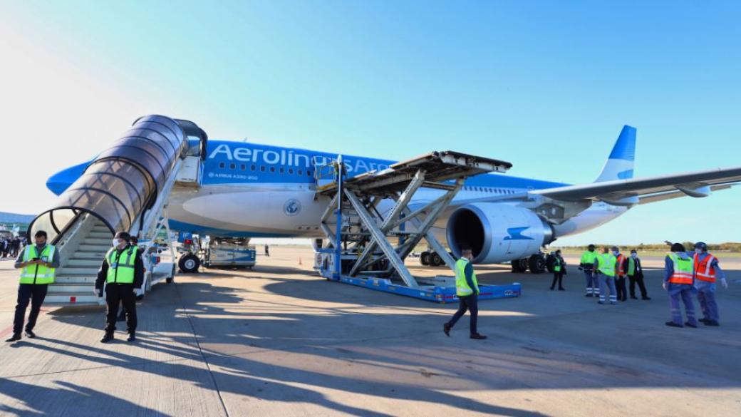 Аржентина забрани продажбата на самолетни билети до 1 септември