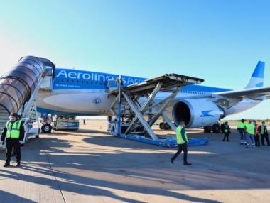 Аржентина забрани продажбата на самолетни билети до 1 септември