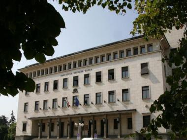 За година външното финансиране в страната се сви наполовина