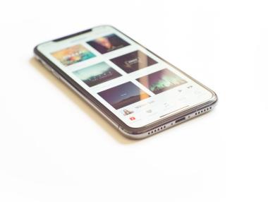 Рекорден срив грози смартфон производството