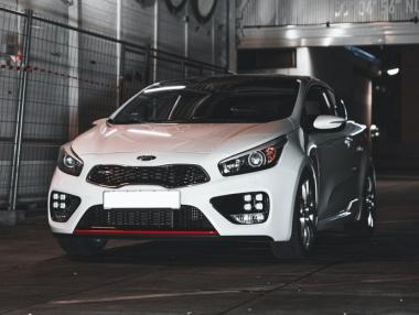 Kia обмисля да предложи застраховка „изгубена работа“ на новите си клиенти в Европа