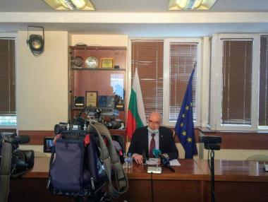 Цената на природния газ пада с още 11% през май