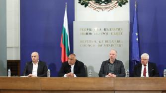 Ананиев разреши на заведенията да работят частично от Гергьовден