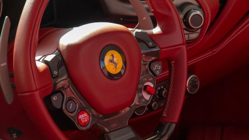 Коронавирусът натисна спирачките на Ferrari