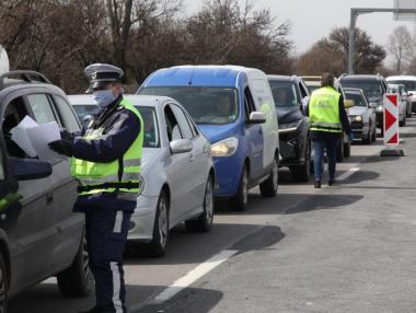 КПП-тата на градовете се премахват още тази вечер