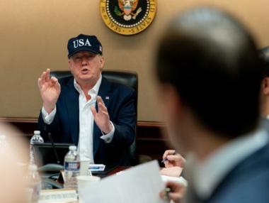 Кризисният щаб за борба с COVID-19 в САЩ се превръща в икономически