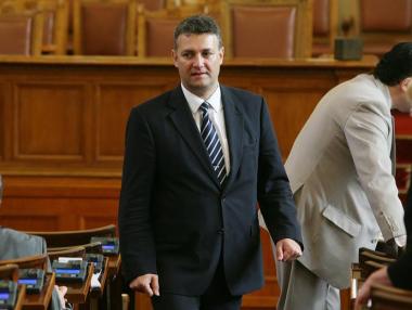 ГЕРБ иска да отложи поскъпването на тока с два месеца