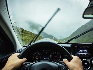 Нито един производител на автокомпоненти в България не планира затваряне