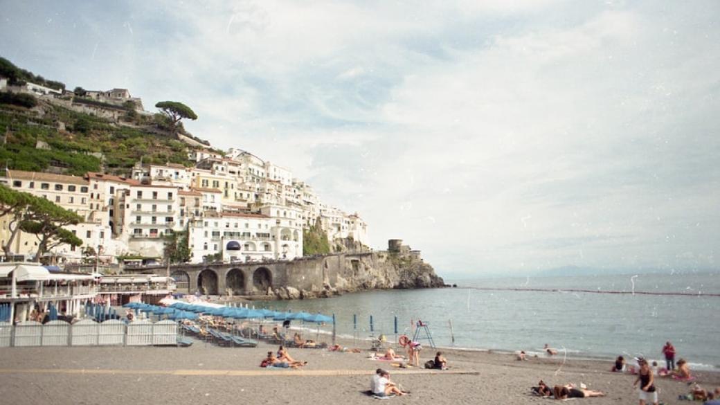 Италия отваря плажовете си, но с точни правила за безопасност