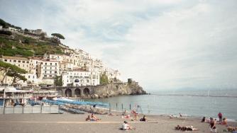 Италия отваря плажовете си, но с точни правила за безопасност