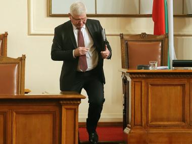 Ананиев подписа заповедите, превръщащи „положението“ в „ситуация“