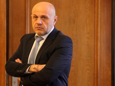 Дончев: Държавната петролна компания цели повече конкуренция