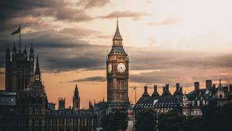 Икономиката на Великобритания ще се възстановява бавно