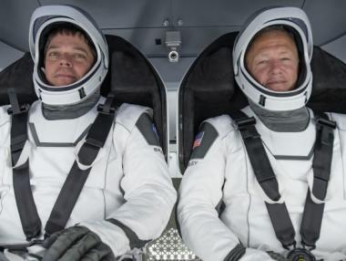 SpaceX планира да прати хора в космоса за първи път досега