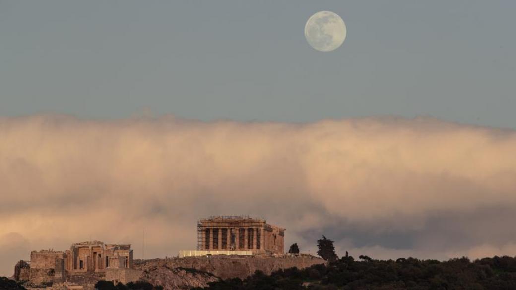 Туристическият сезон в Гърция ще започне на 15 юни