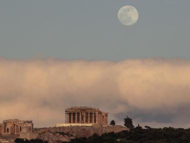 Туристическият сезон в Гърция ще започне на 15 юни