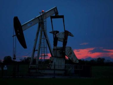 Петролът поскъпна до най-високото си ниво от март