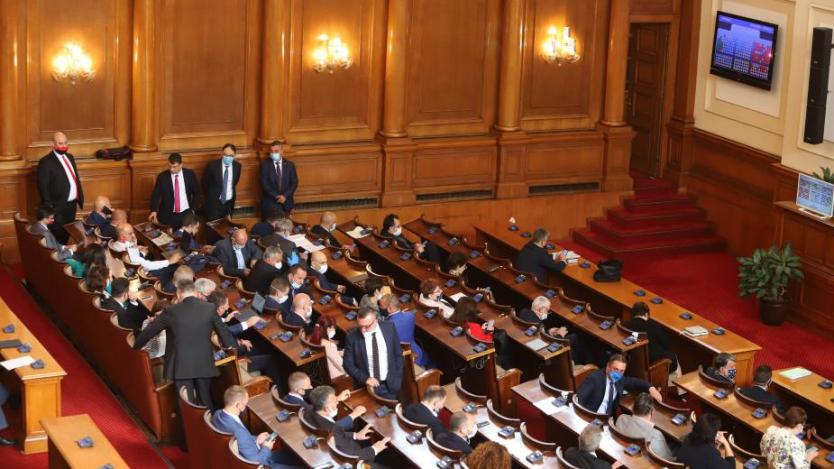 Предложението на ГЕРБ за 9% ДДС мина на първо четене в парламента