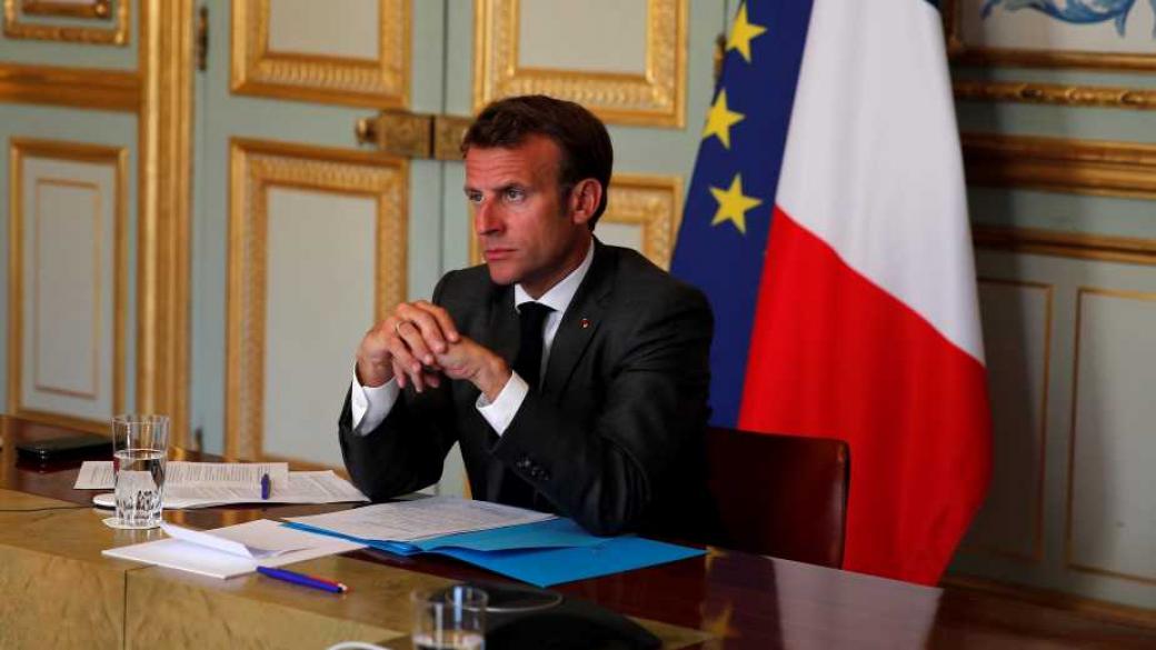 Франция поглежда към политика на Шарл дьо Гол за справяне с кризата