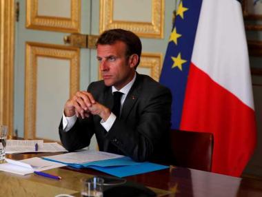 Франция поглежда към политика на Шарл дьо Гол за справяне с кризата