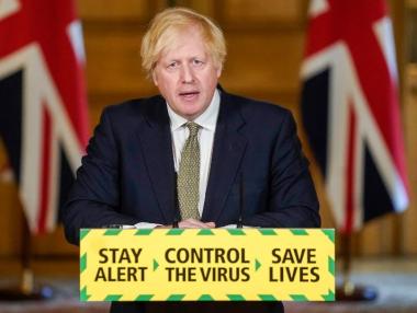 Великобритания отваря през юни хиляди магазини и бизнеси