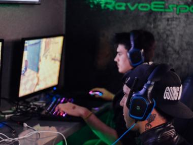 29% от българските геймъри играят с над 40 часа повече на месец заради COVID-19