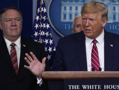 Тръмп заплаши социалните мрежи със затваряне