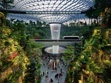 От 2 юни пада забраната за транзит през най-красивото летище в света