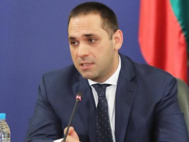 Караниколов: Държавните бензиностанции ще се строят с банкови заеми