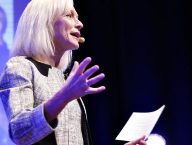 Нуждаем се от изобретяване на нова, не от възстановяване на старата индустрия