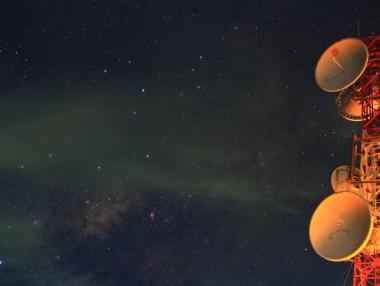 Видимата светлина има повече лъчения от 5G вълните