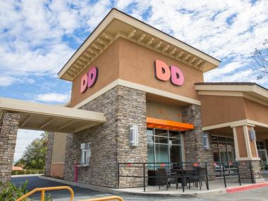 Dunkin’ ще наеме 25 000 души за ресторантите си