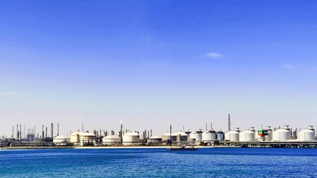 Кувейт спира да наема чужденци за петролния си сектор