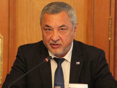 Бюджетната комисия отхвърли хазартните промени на Валери Симеонов